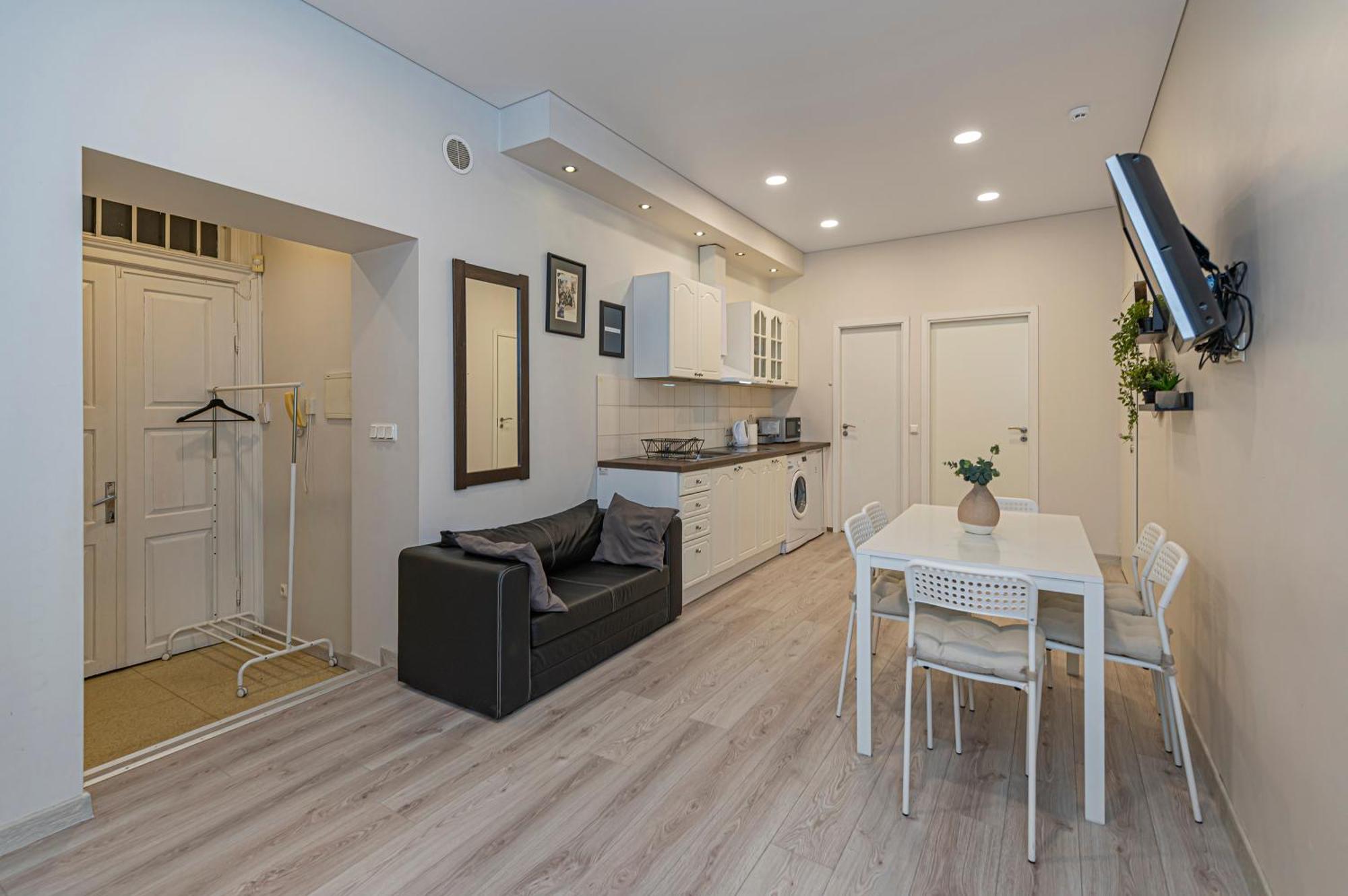 City Centre 3Bd Apartment By Hostlovers カウナス エクステリア 写真